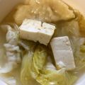 浩次ｗ's cooksnap of when they made 白菜と餃子と厚揚げの簡単手抜きスープ鍋.