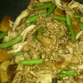 悩む母ちゃん's cooksnap of when they made 牛肉舞茸じゃがいものバターしょうゆ炒め.