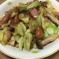 シゲヨシ129's cooksnap of when they made ウインナーと春キャベツの炒め物.