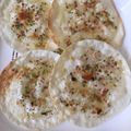 ひろちゃんぐ's cooksnap of when they made 餃子の皮で♥♡パリパリせんべい.