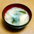 max4995's cooksnap of when they made えのきとわかめの簡単お味噌汁.