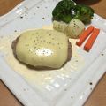 ぷぷにわ's cooksnap of when they made ホワイトチーズハンバーグ✿クリームソース.