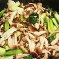 COOKパズドラ～'s cooksnap of when they made きのこと小松菜のガーリックバター炒め.