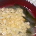 もりよし☆'s cooksnap of when they made お味噌汁に☆あげ玉トッピング.