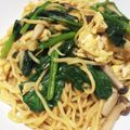 ナナヒカ's cooksnap of when they made 青菜、キノコ、卵の塩やきそば.