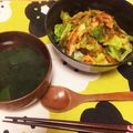 ゆみみぃー's cooksnap of when they made 鶏むね肉とキャベツのキムチーズ丼.