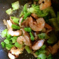 クックOS7J2R☆'s cooksnap of when they made 簡単♡エビとしいたけのバター炒め.