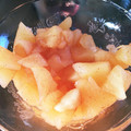 sakupyonn's cooksnap of when they made 皮ごとりんごジャム.