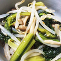 NKTNMMK's cooksnap of when they made 簡単　もやしとしめじのごま油炒め.