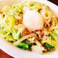 はやしふ's cooksnap of when they made たっぷり三つ葉の焼きうどん【温泉卵のせ】.