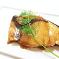 moちゃ's cooksnap of when they made 楽々おいしい♪*ぶりの煮付け.