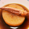 かむくっきんぐ's cooksnap of when they made 定番、大根とイカの煮付け.