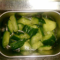 新米主婦Kちゃん's cooksnap of when they made きゅうりの簡単浅漬け.
