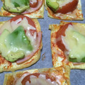 まひろたん☆彡's cooksnap of when they made アボカドとトマトの油揚げピザ.