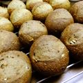 てる坊's cooksnap of when they made 焙煎五穀のテーブルロール.