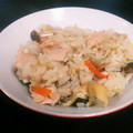 アスカ0802's cooksnap of when they made ♡シャケときのこの炊き込みごはん.