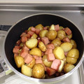 かにうさこ's cooksnap of when they made スパムと新じゃがのバターしょうゆ炒め.