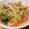 カルボナーラ。's cooksnap of when they made 豚薄切り肉ともやしとキャベツの焼きうどん.