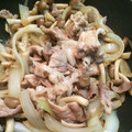 McMc0401's cooksnap of when they made 豚肉とたまねぎの炒め煮(時々しめじ).
