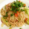 とまとま１０'s cooksnap of when they made 簡単ランチ★あっさり塩焼きそば.