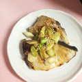 ＊にょにょん＊'s cooksnap of when they made 簡単＊ブリと長ネギの塩炒め.