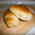 なのはなのんこ's cooksnap of when they made 生クリームのリッチなロールパン.