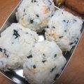 Match's cooksnap of when they made 鮭＆わかめ♪のおにぎり☆.