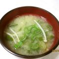 tennisnoah's cooksnap of when they made 葉玉ねぎとえのきのお味噌汁♪.