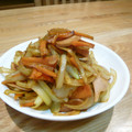 ビギナーえい's cooksnap of when they made 玉ねぎと人参とベーコンのカレー炒め.