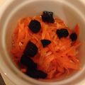 シングルアイシャドウ's cooksnap of when they made にんじんとプルーンの酢の物.
