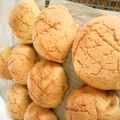megmyon1's cooksnap of when they made ミルメークでメロン風味♪のメロンパン.