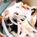 ぺっぺぺ72's cooksnap of when they made 新玉葱とむき海老の酢の物♪.