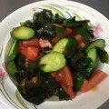 Poucette's cooksnap of when they made ワカメときゅうりとトマトのさっぱりサラダ.