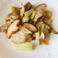 iketa's cooksnap of when they made 島らっきょうと豚肉の炒め.