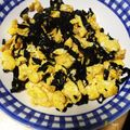 sakikorin's cooksnap of when they made 塩蔵ワカメと卵の炒め物.