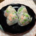 かえるなめこ's cooksnap of when they made お弁当にも♡鮭と枝豆のおにぎり.
