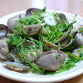 ＊サブ太郎＊'s cooksnap of when they made 豆苗とあさりのにんにく酒蒸し.