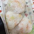 爽夏＊'s cooksnap of when they made 春キャベツと鮭のおにぎり♪.