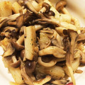あかめがねはん's cooksnap of when they made あと一品☆まいたけと長芋炒め.