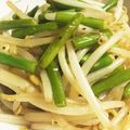 ハムをハサミで切る's cooksnap of when they made 豆もやしとニンニクの芽★シャキシャキ炒め.