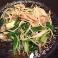 ねみねみ's cooksnap of when they made 豚ばらとわけぎともやしの炒め物.