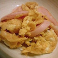 たもたん's cooksnap of when they made 手軽にもう１品☆お魚ソーセージの卵炒め.