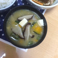 ともぱんたから's cooksnap of when they made 朝食♪ かぼちゃ 舞茸 玉ねぎの 味噌汁.