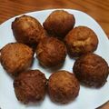 かおpon's cooksnap of when they made 簡単サーターアンダギー.