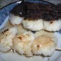yaーちゃん's cooksnap of when they made レンジで簡単タレの残りご飯みたらし団子.