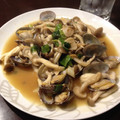 かまん's cooksnap of when they made あさりとしめじの酒蒸し.