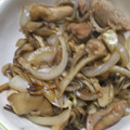 さやみm's cooksnap of when they made シメジと鶏肉と玉ねぎのコンソメ炒め.