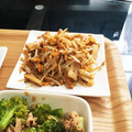 クックGLAJTH☆'s cooksnap of when they made 簡単一品！エリンギともやしのバタポン炒め.