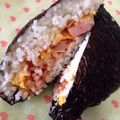 ピンクlotus's cooksnap of when they made ウインナー玉子のおにぎらず.