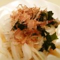 とまとま１０'s cooksnap of when they made オニオンスライスサラダ★削り節と味ポンで.